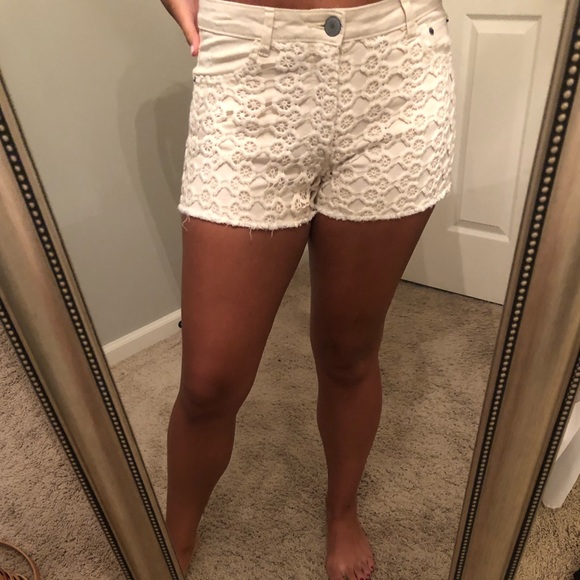 cream crochet high rise shorts - Picture 1 of 5